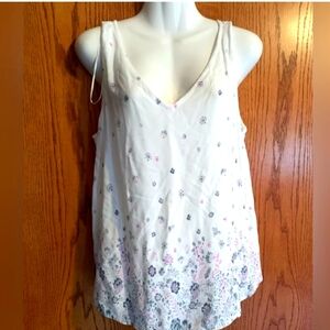 So soft V-neck floral tank top